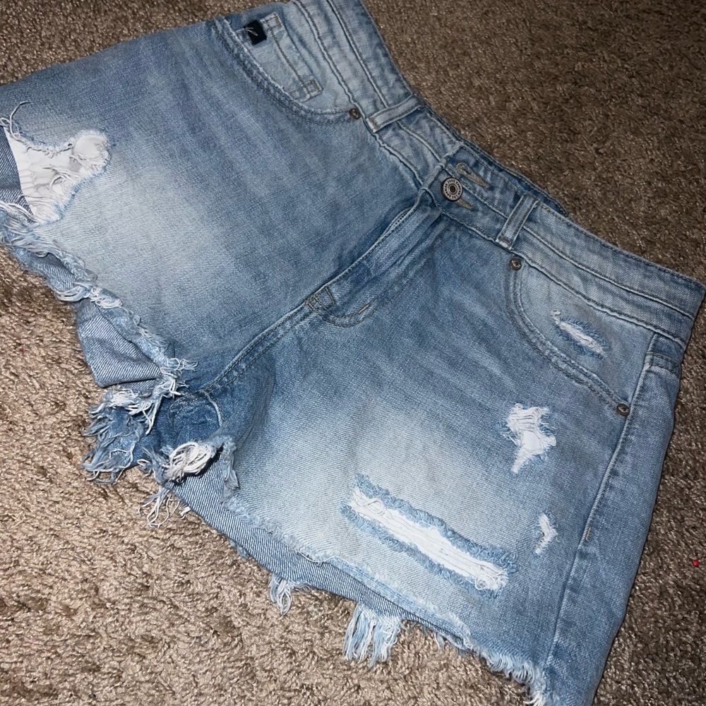 Double Button Light Distressed Kancan Denim Shorts - image 2